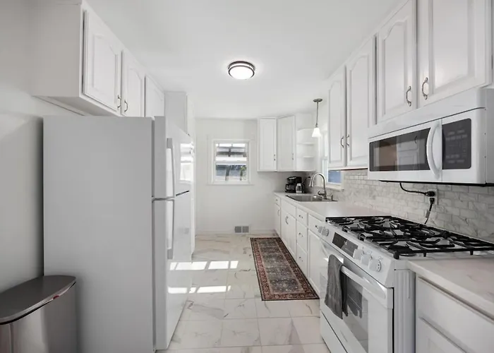 A Pop Of Color - 3bd In The Heights W 3 King Beds *