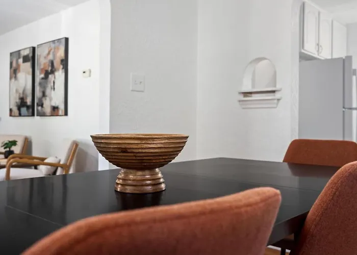 A Pop Of Color - 3bd In The Heights W 3 King Beds Ferienhaus