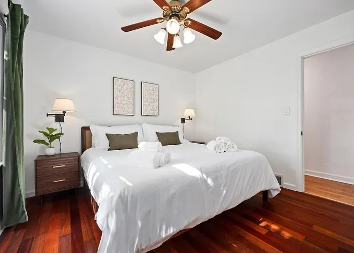 A Pop Of Color - 3bd In The Heights W 3 King Beds