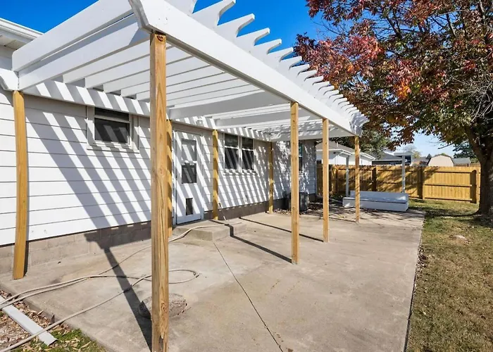A Pop Of Color - 3bd In The Heights W 3 King Beds