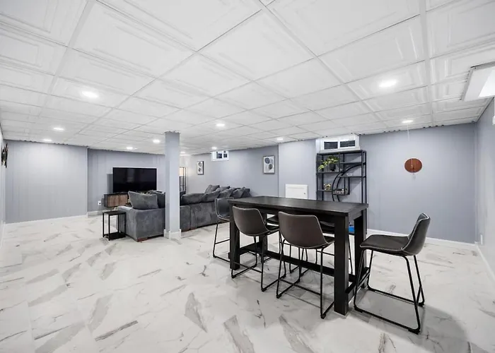 A Pop Of Color - 3bd In The Heights W 3 King Beds *