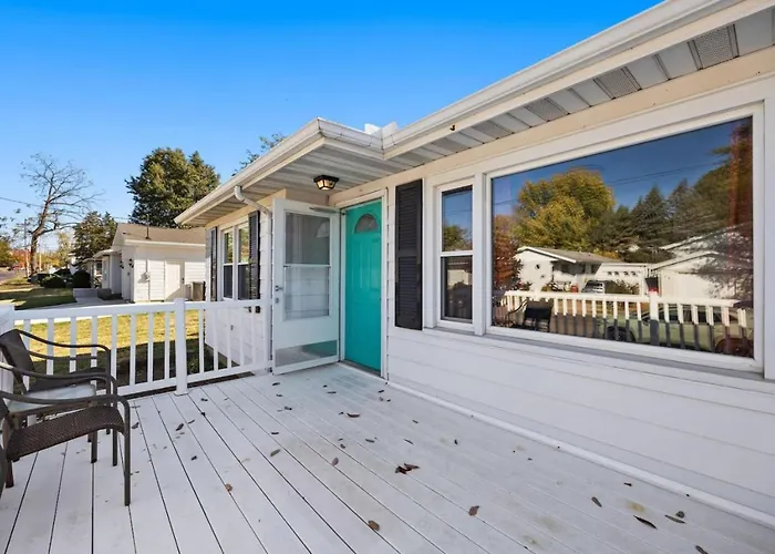 Ferienhaus A Pop Of Color - 3bd In The Heights W 3 King Beds *