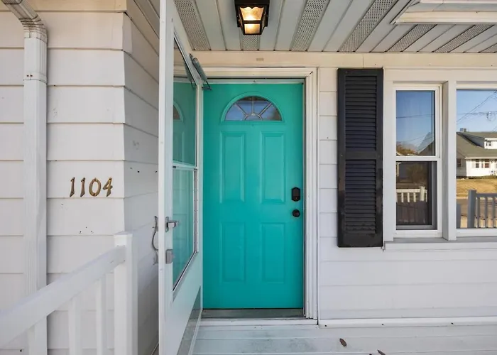 A Pop Of Color - 3bd In The Heights W 3 King Beds
