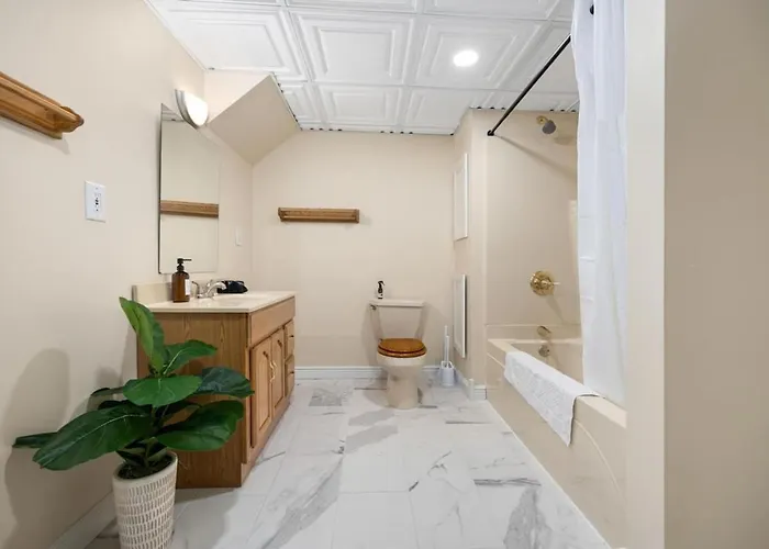 A Pop Of Color - 3bd In The Heights W 3 King Beds