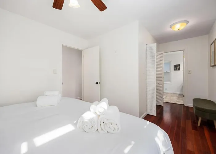 A Pop Of Color - 3bd In The Heights W 3 King Beds Ferienhaus *